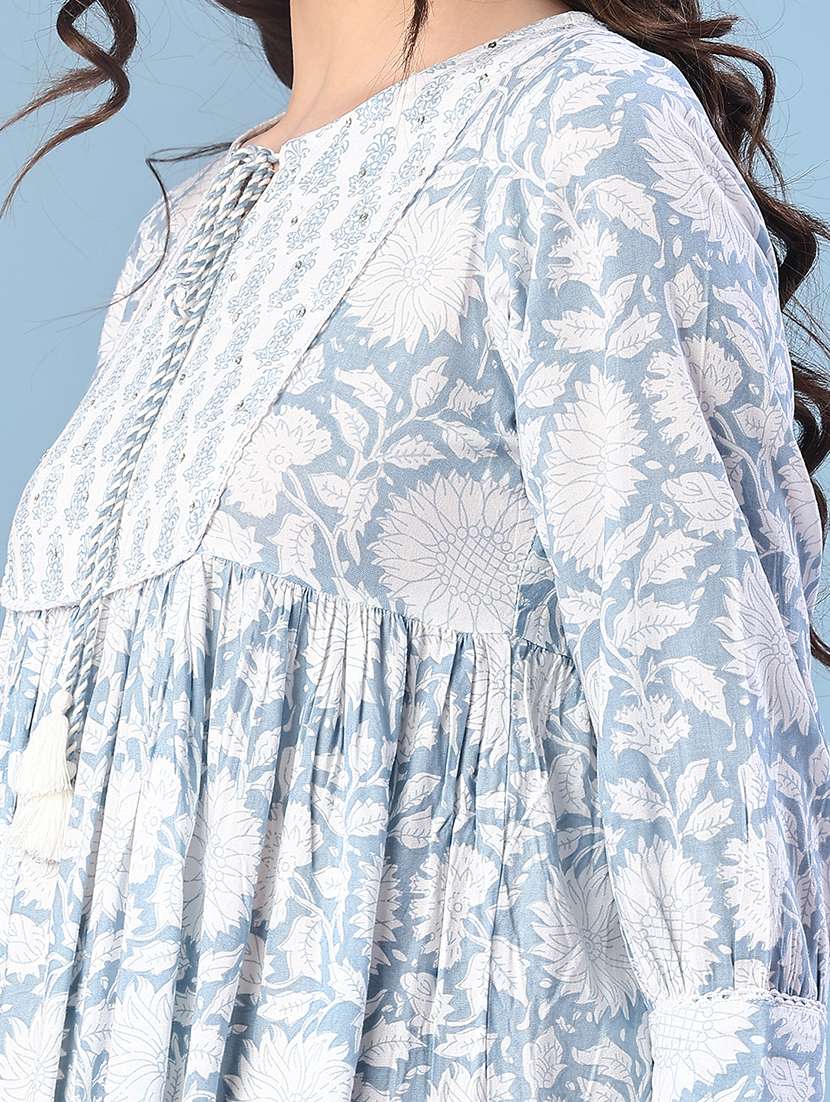 women three quarter sleeve flared kurta - 21942439 -  Standard Image - 5