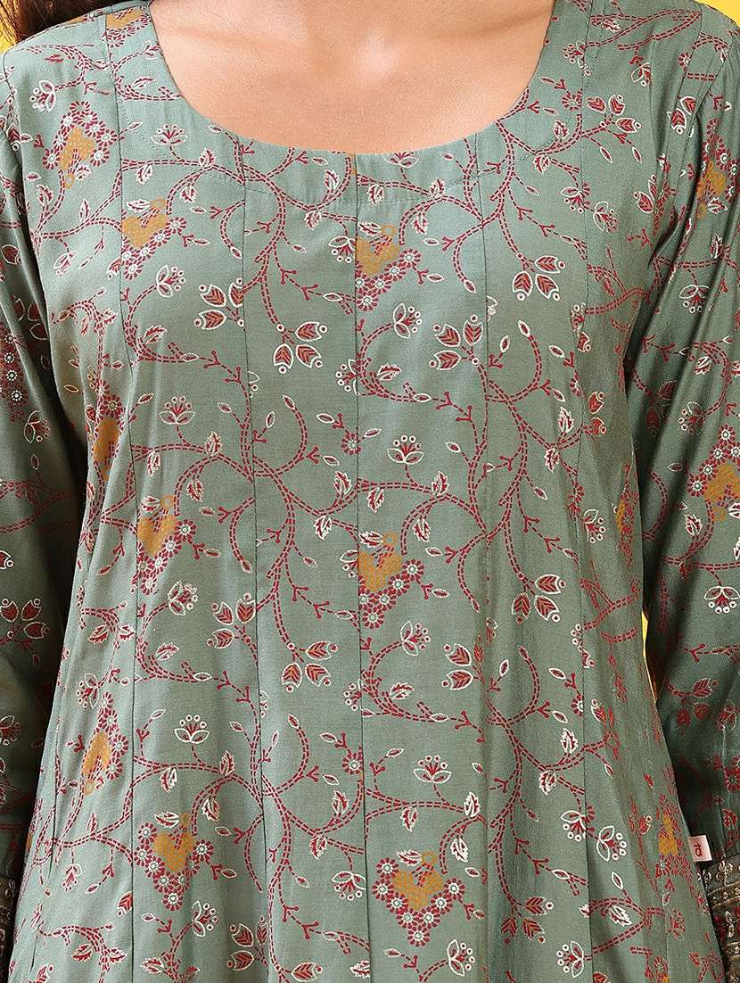 women three quarter sleeve flared kurta - 21942940 - Standard Image - 5