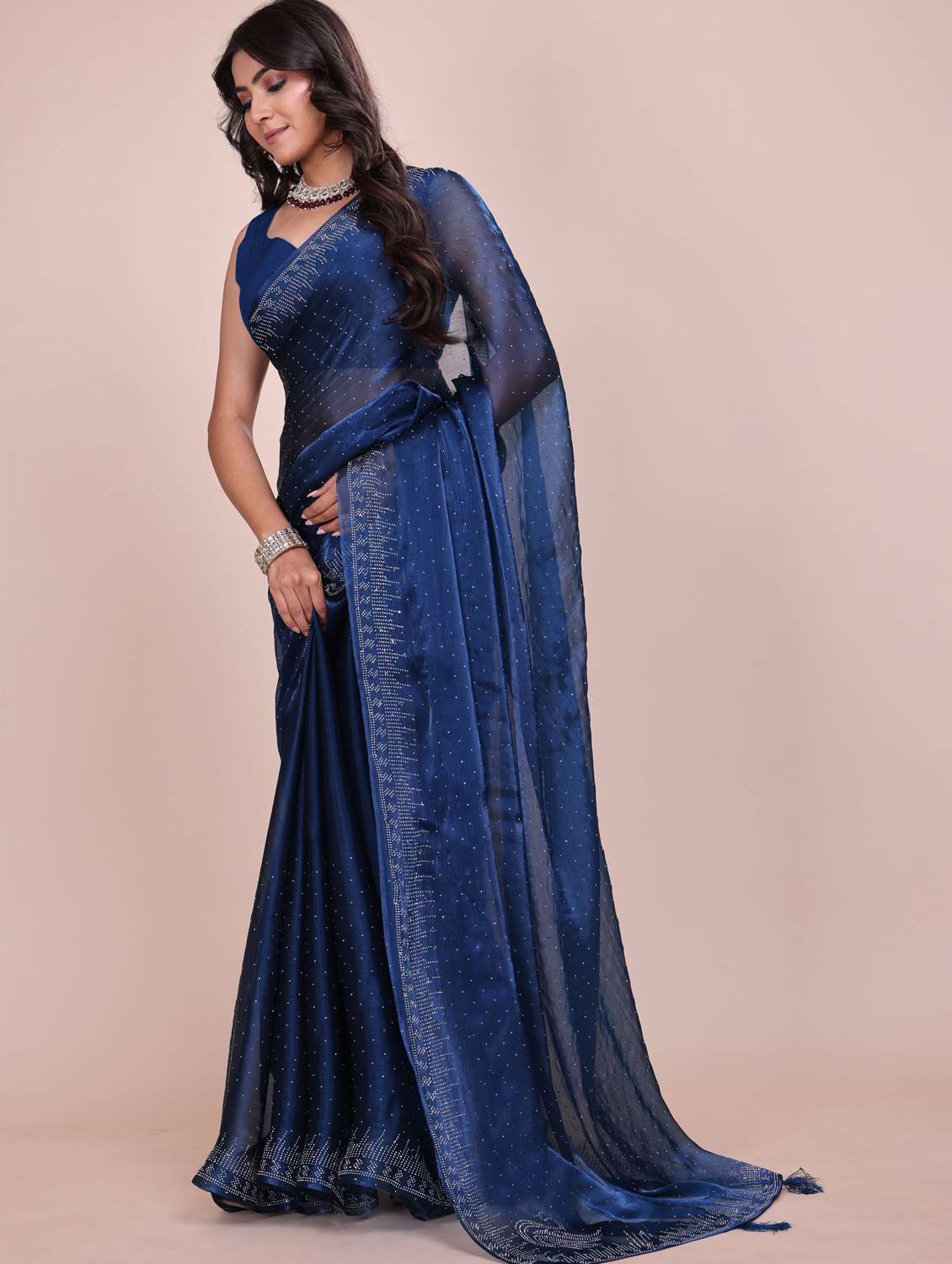 women solid with work embellished saree with blouse - 21943103 -  Standard Image - 3