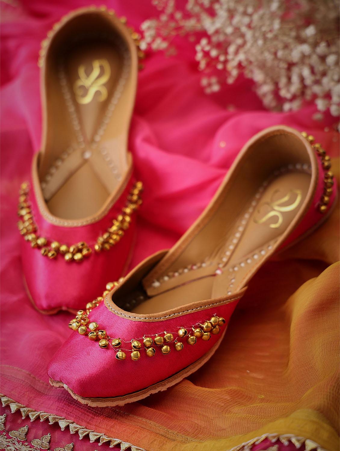 women embellished slip on juttis - 21943235 -  Zoom Image - 0