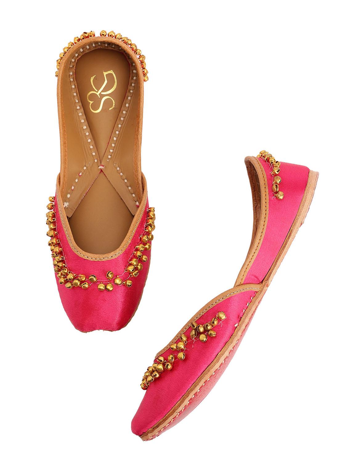 women embellished slip on juttis - 21943235 - Standard Image - 3