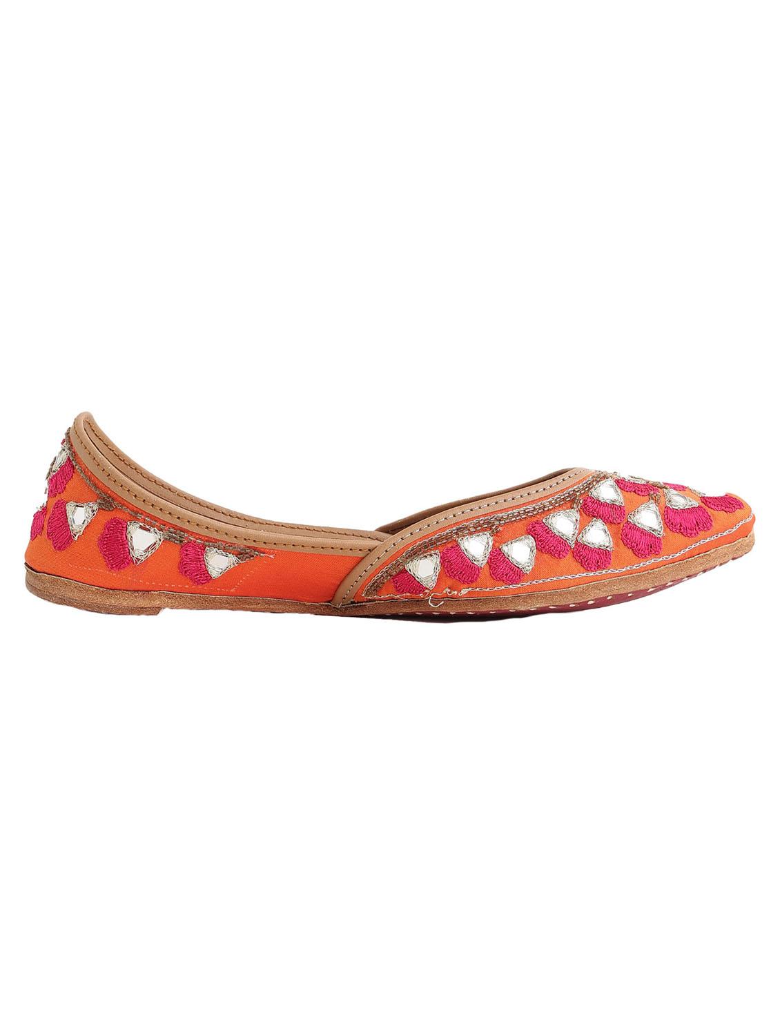 women embroidered slip on juttis - 21943239 - Standard Image - 3