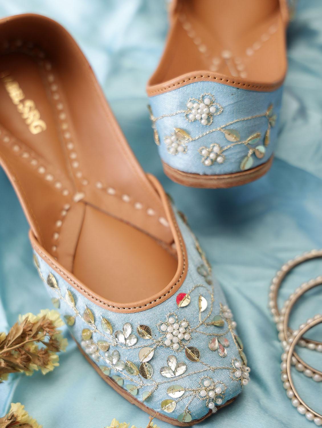 women embroidered slip on juttis - 21943240 - Zoom Image - 0