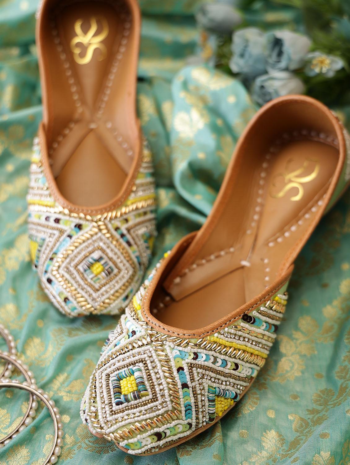women embroidered slip on juttis - 21943256 - Zoom Image - 0