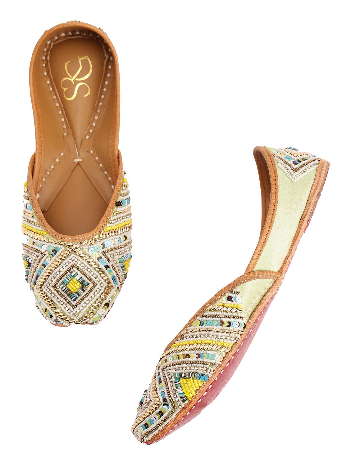 women embroidered slip on juttis - 21943256 - Standard Image - 3