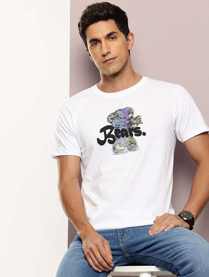 men chest print round neck regular fit t-shirt - 21943497 - Zoom Image - 0