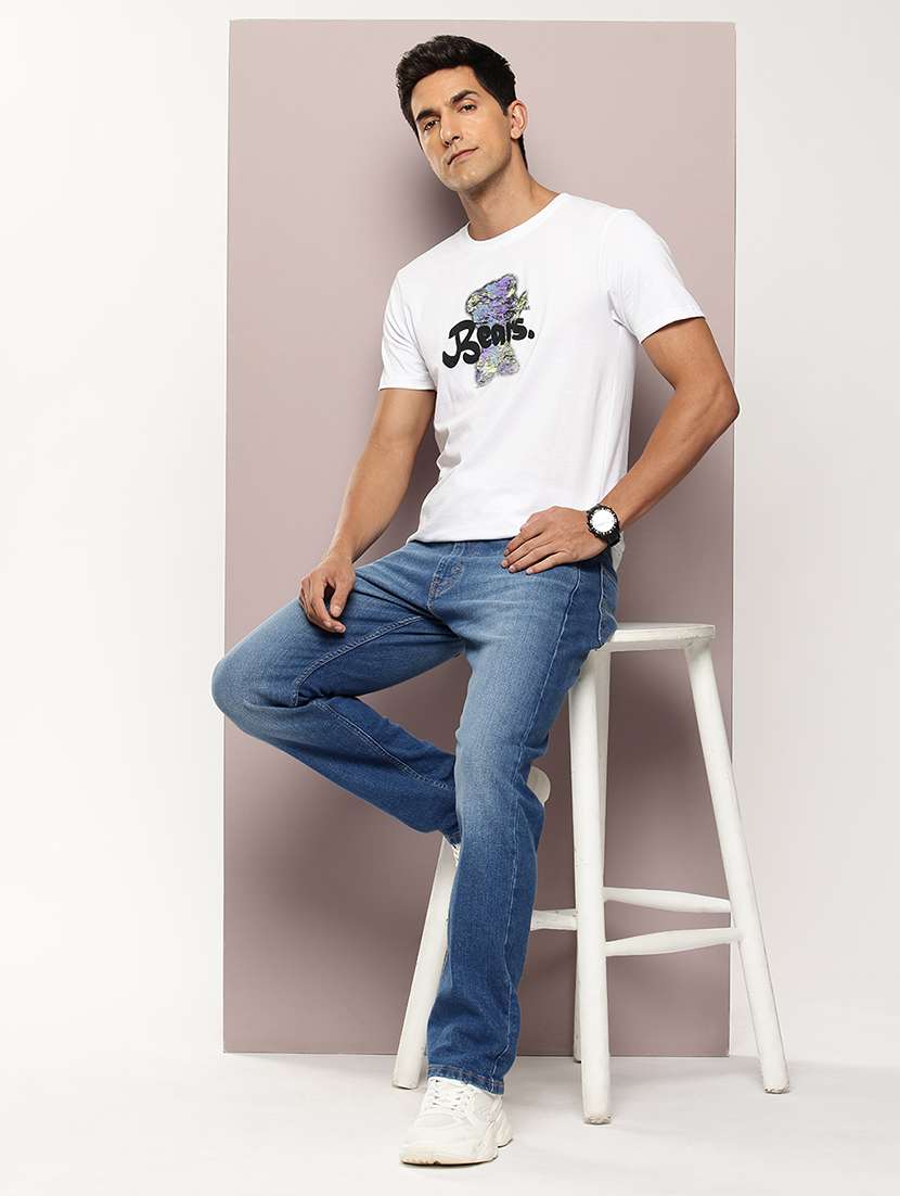 men chest print round neck regular fit t-shirt - 21943497 - Standard Image - 3