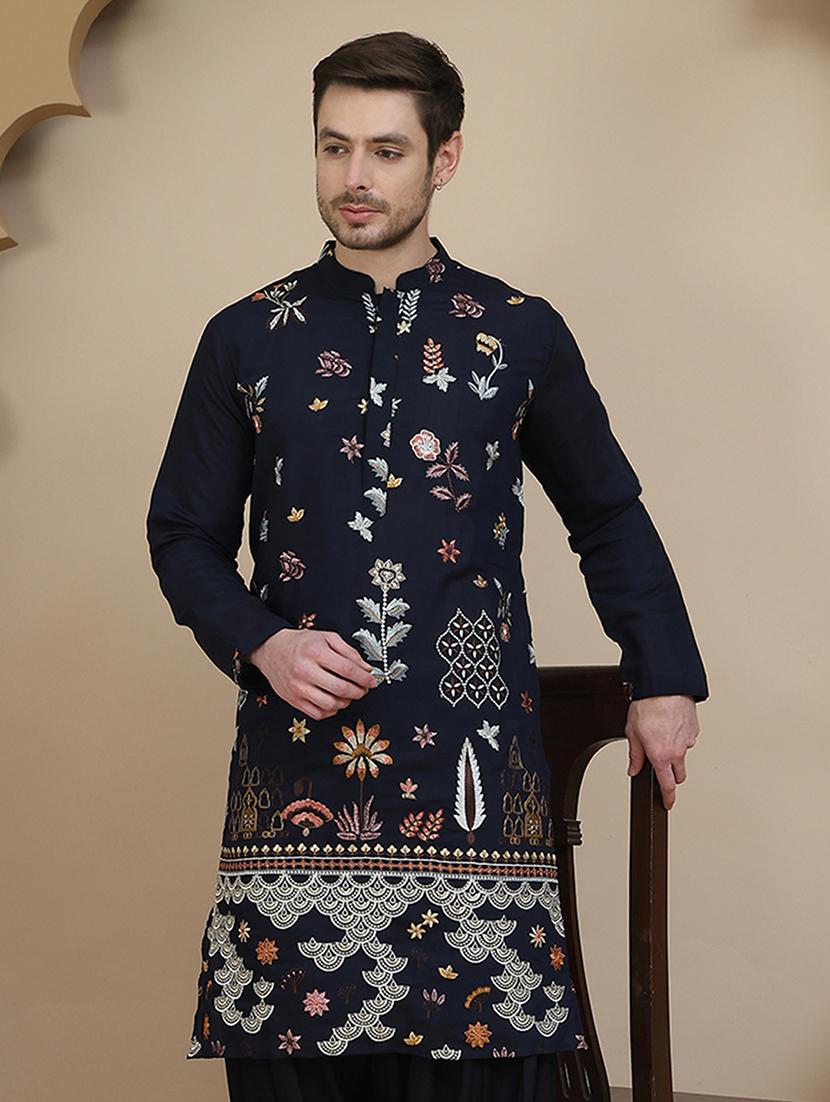 men embroidered mandarin neck long kurta - 21943637 - Zoom Image - 0