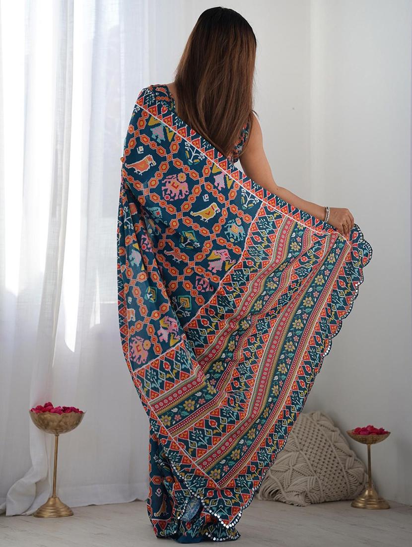 women blue printed patola saree with blouse - 21943649 - Standard Image - 3