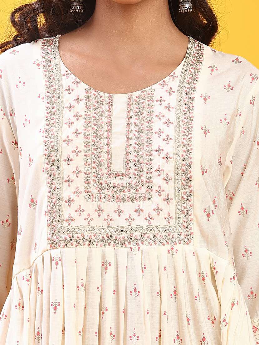 women three quarter sleeve flaredkurta - 21943689 -  Standard Image - 5