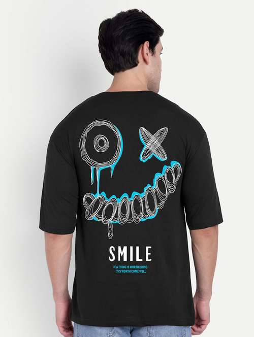 men black short sleeve oversized t-shirt - 21944426 -  Standard Image - 0