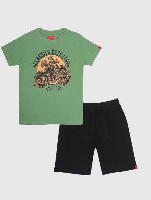 boys printed t-shirt & shorts casual wear set - 21944747 -  Standard Image - 0