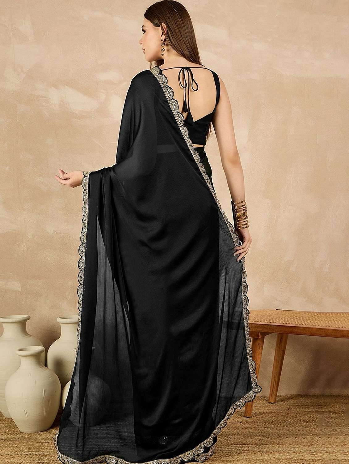 women solid with bordered saree with blouse - 21944885 - Standard Image - 3