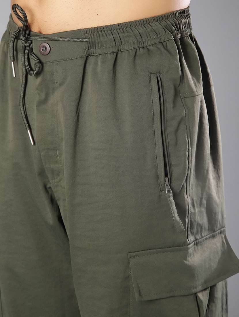 men solid mid rise cargo - 21946205 -  Standard Image - 5