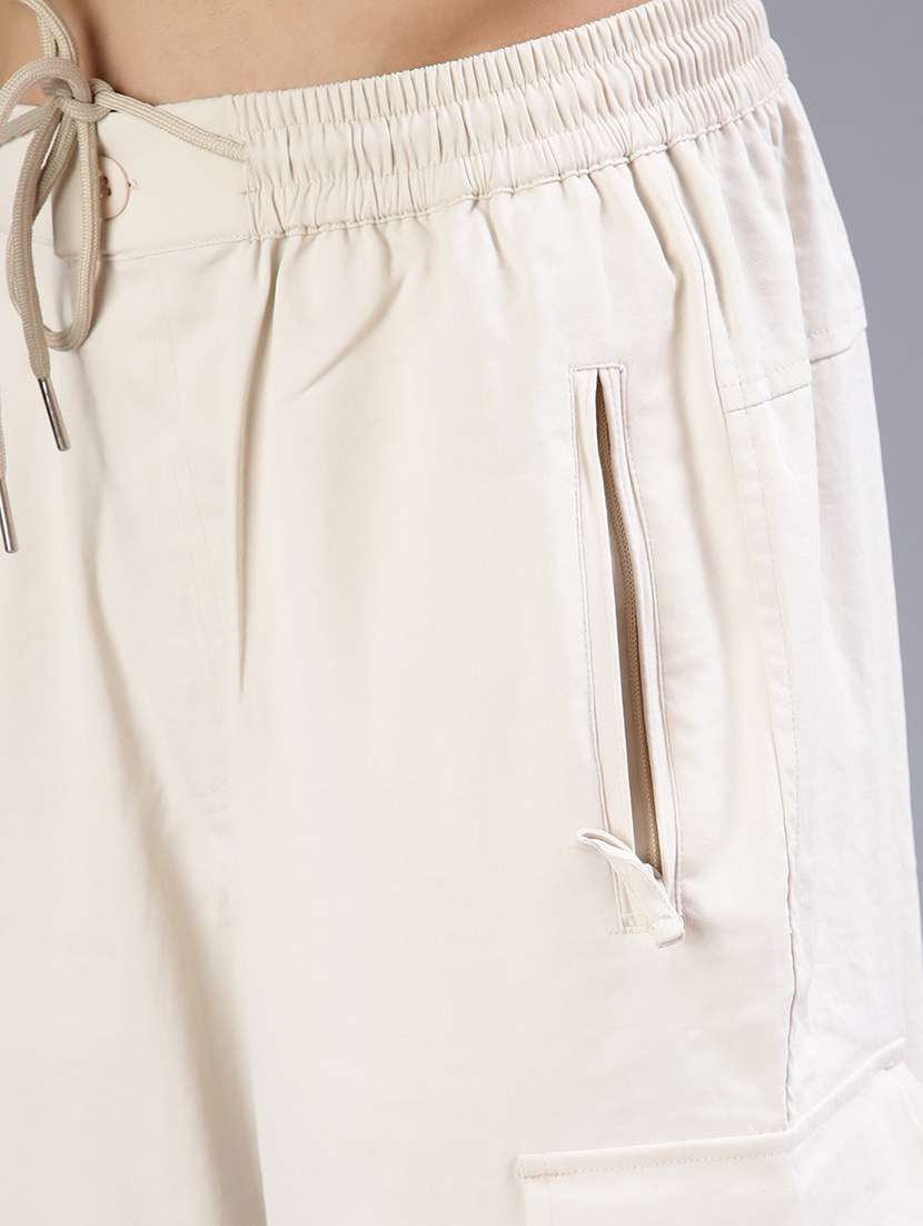 men solid mid rise cargo - 21946206 -  Standard Image - 5