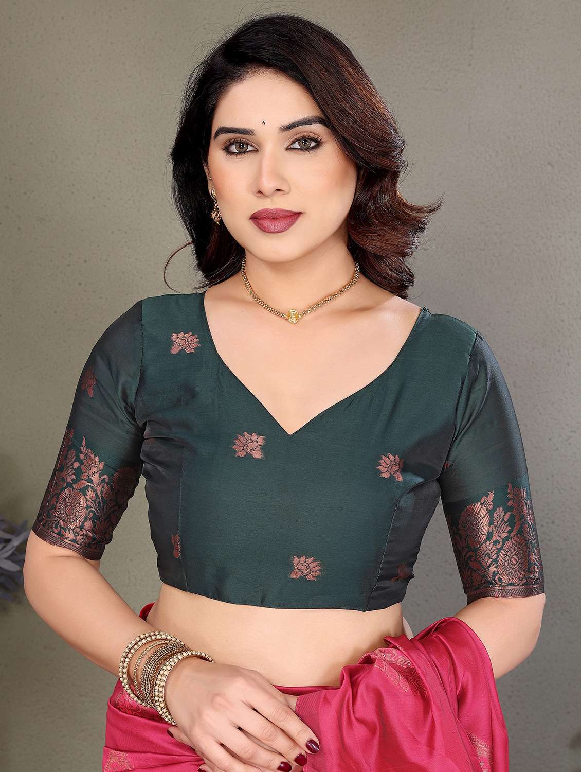 women self design banarasi saree with blouse - 21946726 - Standard Image - 3
