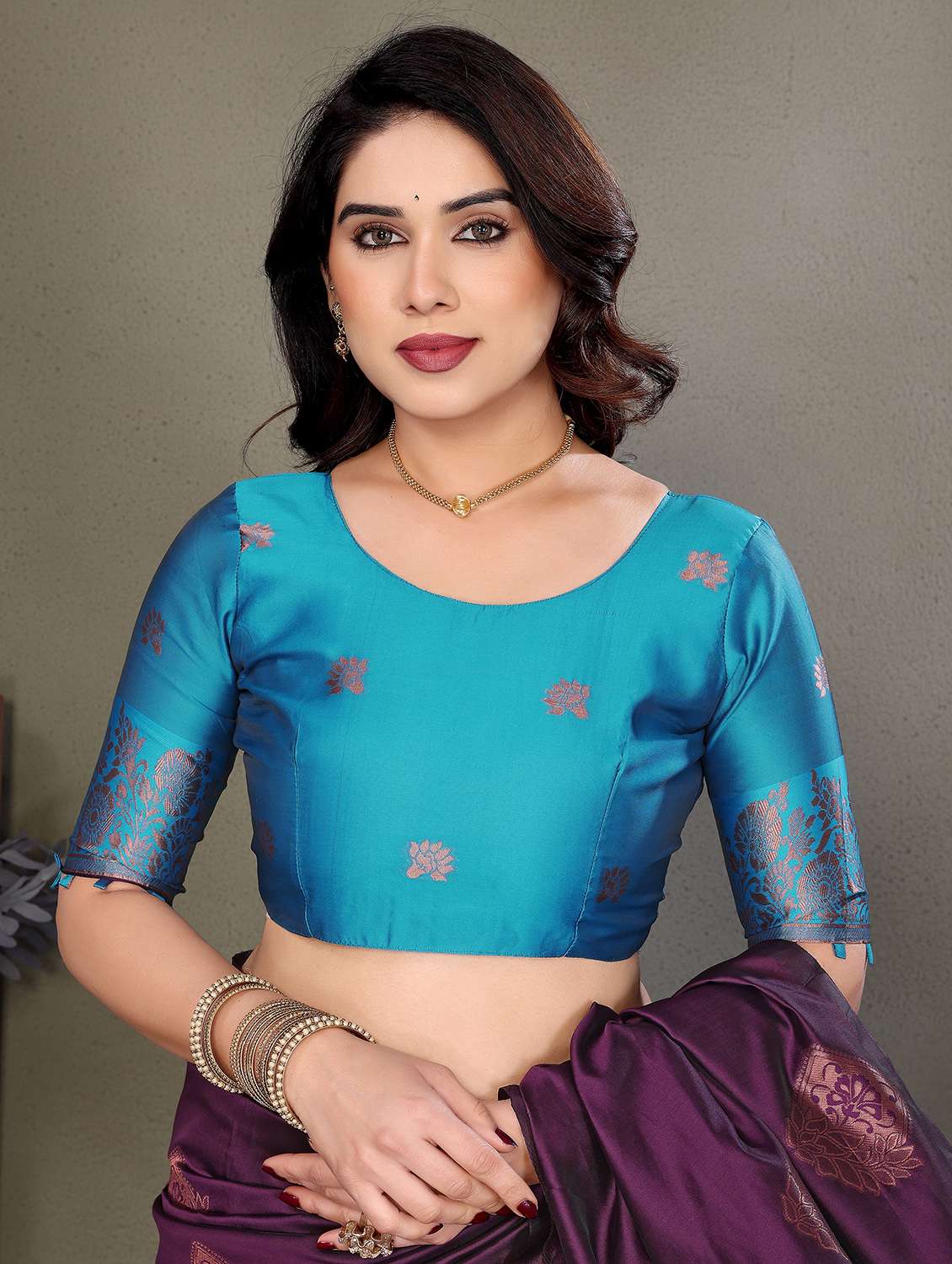 women self design banarasi saree with blouse - 21946727 -  Standard Image - 3