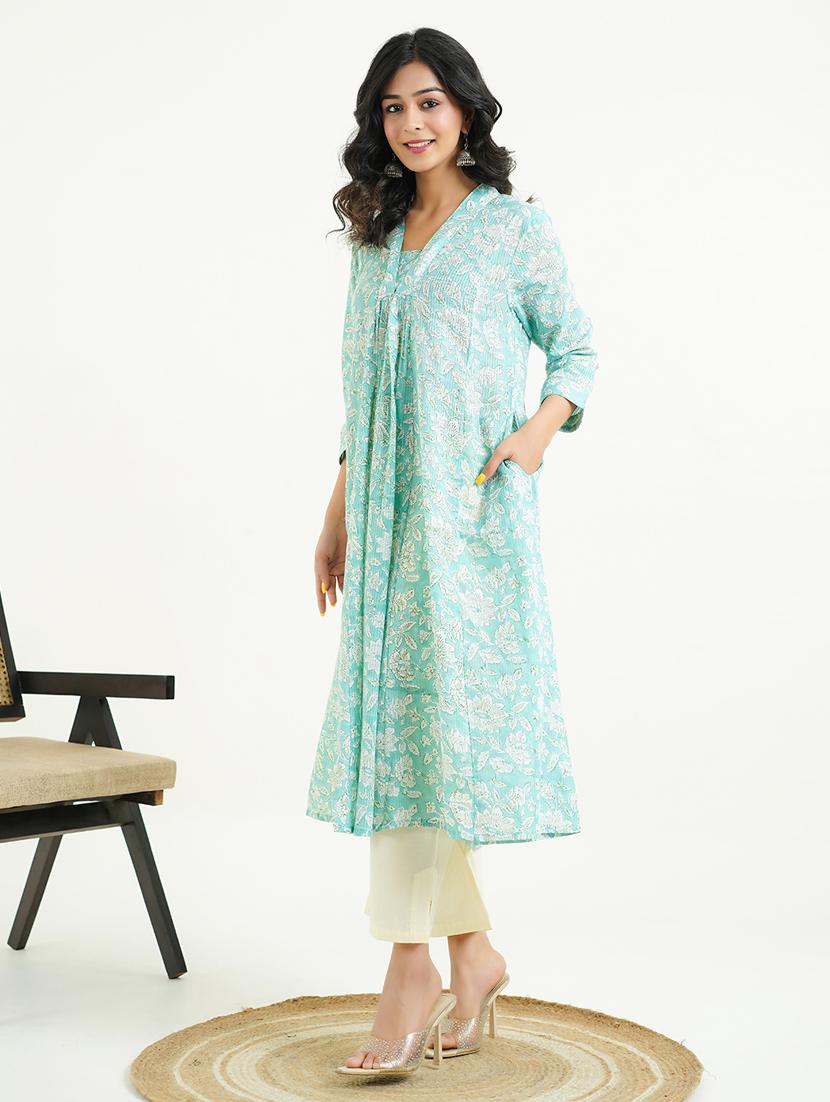 women floral printed square neck flared kurta - 21947533 - Standard Image - 3