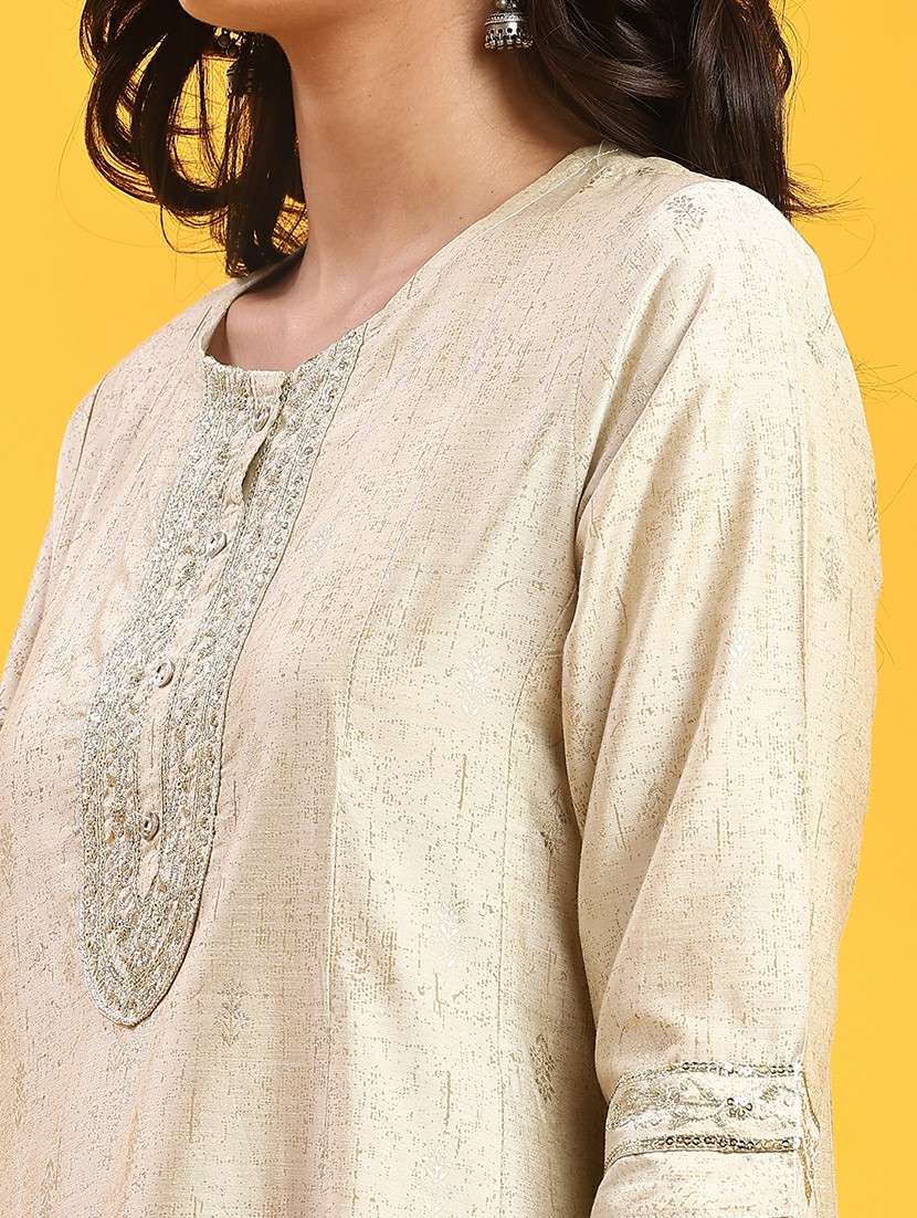 women three quarter sleeve a-line kurta - 21947810 -  Standard Image - 5