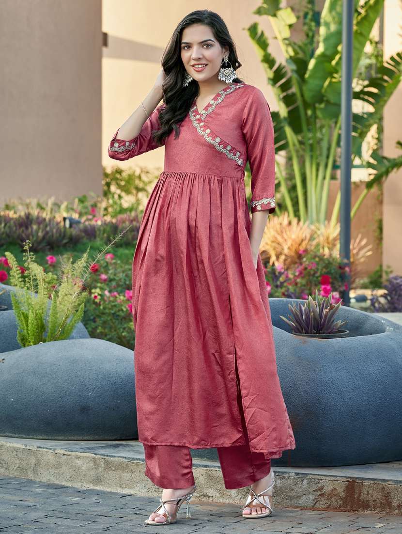 women three quarter sleeve kurta pant set - 21947855 - Zoom Image - 0