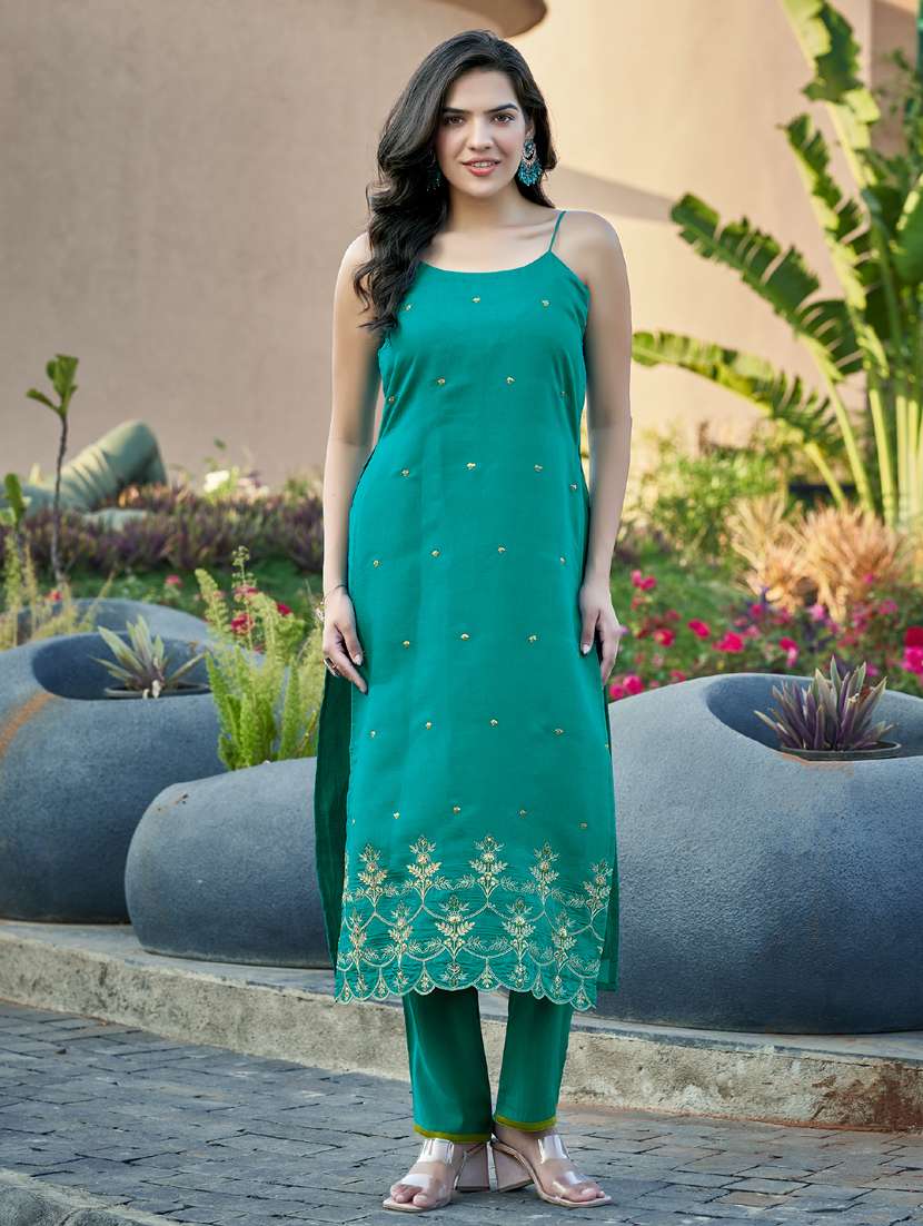 women green sleeveless kurta pant set