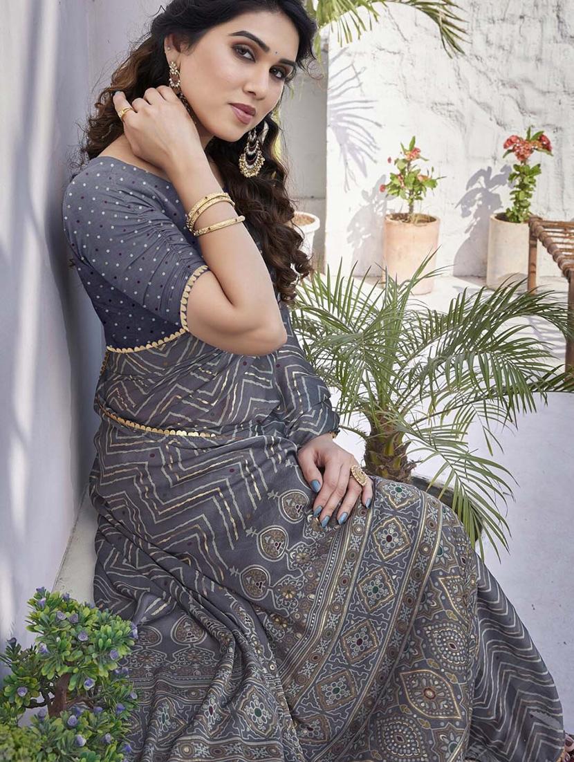 women grey chevron printed saree with blouse - 21947869 - Standard Image - 3
