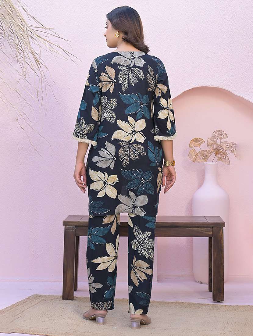 women three quarter sleeve ethnic co-ord set - 21947968 -  Standard Image - 3