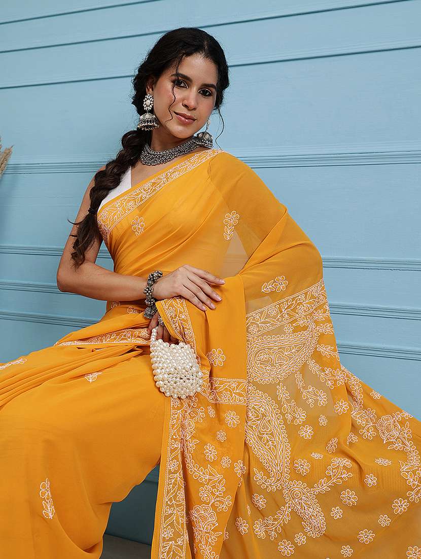 women solid with work chikankari saree with blouse - 21947973 - Standard Image - 3