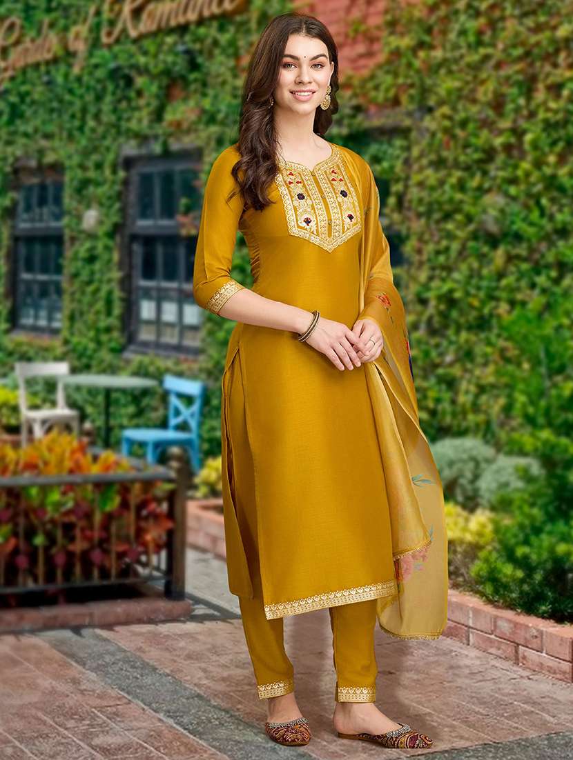 women three quarter sleeve kurta pant with dupatta set - 21948523 -  Standard Image - 3