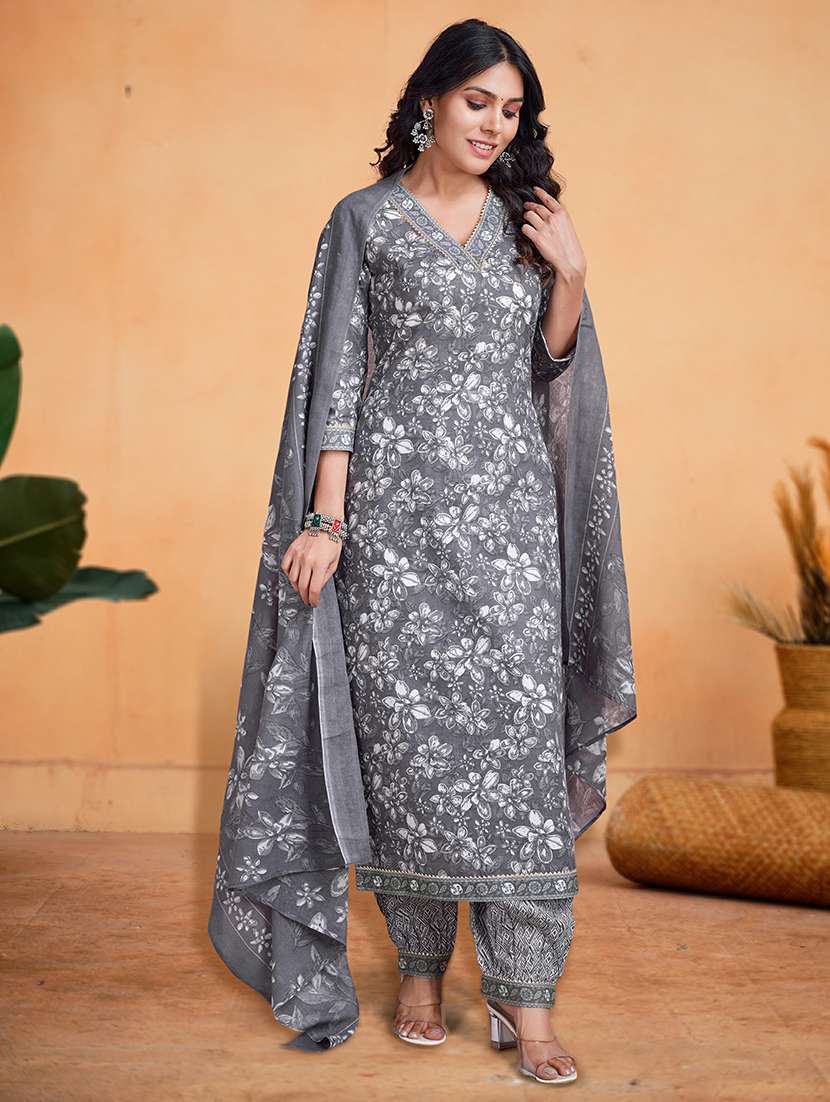 women three quarter sleeve kurta salwar with dupatta set - 21948532 -  Standard Image - 3