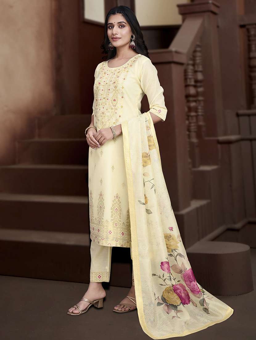 women three quarter sleeve kurta pant with dupatta set - 21948554 -  Standard Image - 3