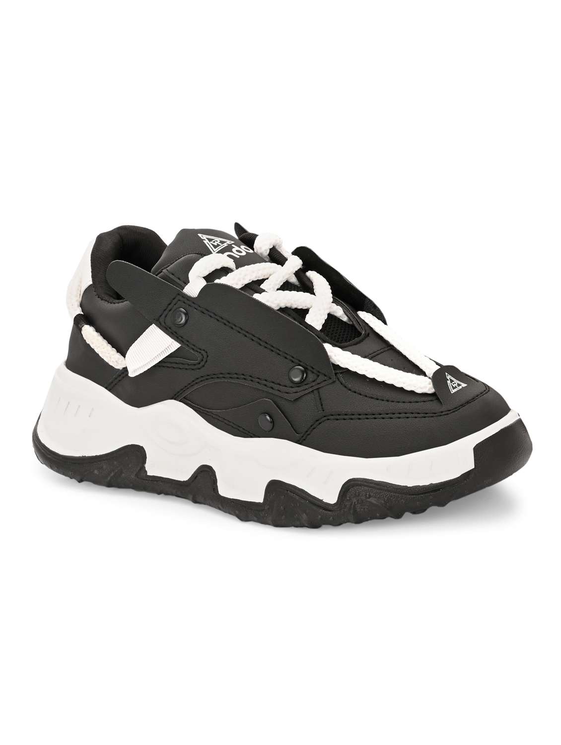 men black lace up sneaker