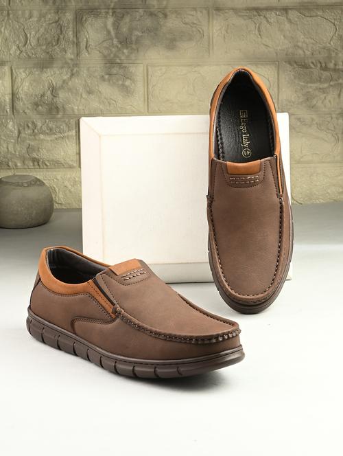 men brown solid boat shoe - 21948577 - Standard Image - 0