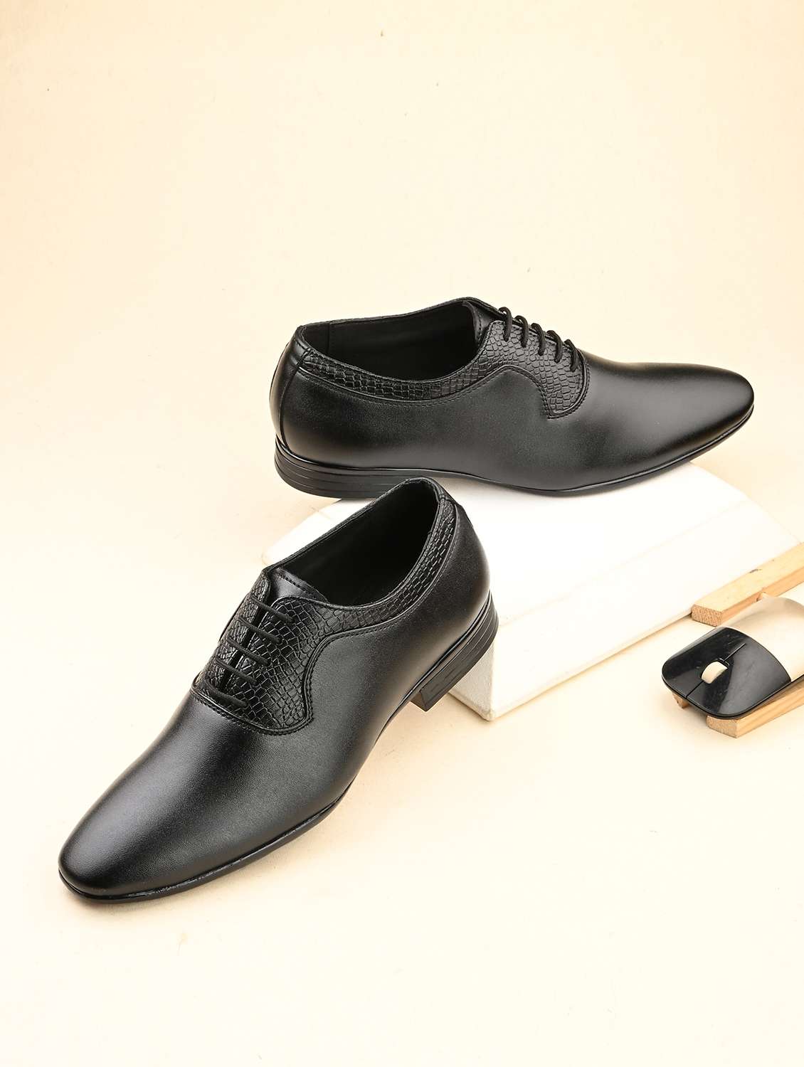 men black lace-up oxford - 21948591 - Zoom Image - 0