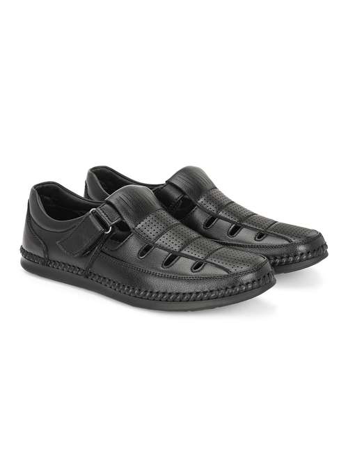 men black fisherman sandal - 21948611 -  Standard Image - 0