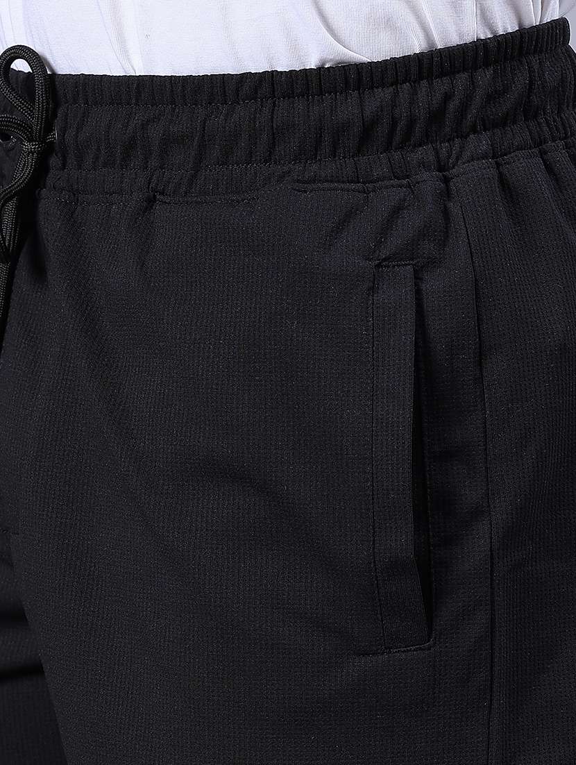 men solid mid rise regular fit sport shorts - 21948660 - Standard Image - 5