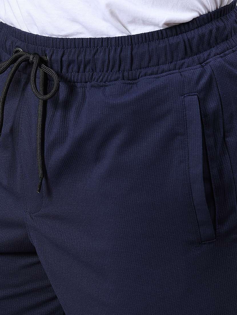 men solid mid rise regular fit sport shorts - 21948661 -  Standard Image - 5
