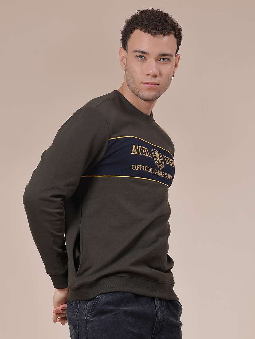 men chest print long sleeve sweatshirt - 21948737 -  Standard Image - 5