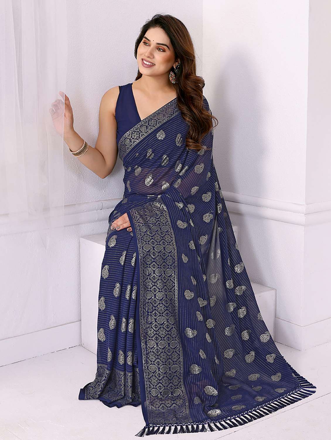 women foil printed saree with blouse - 21949143 -  Standard Image - 3