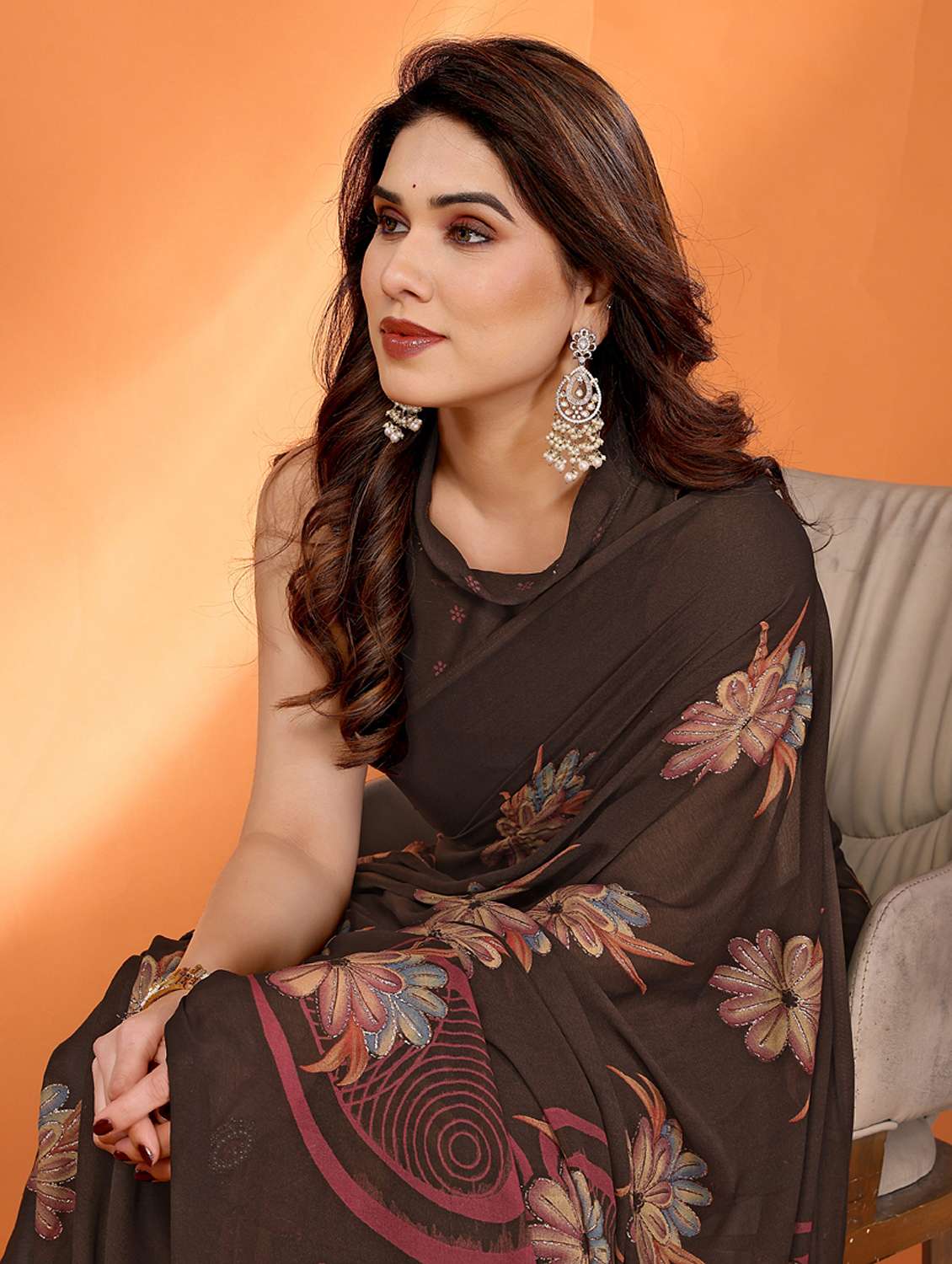 women printed casual wear saree with blouse - 21949162 - Standard Image - 5