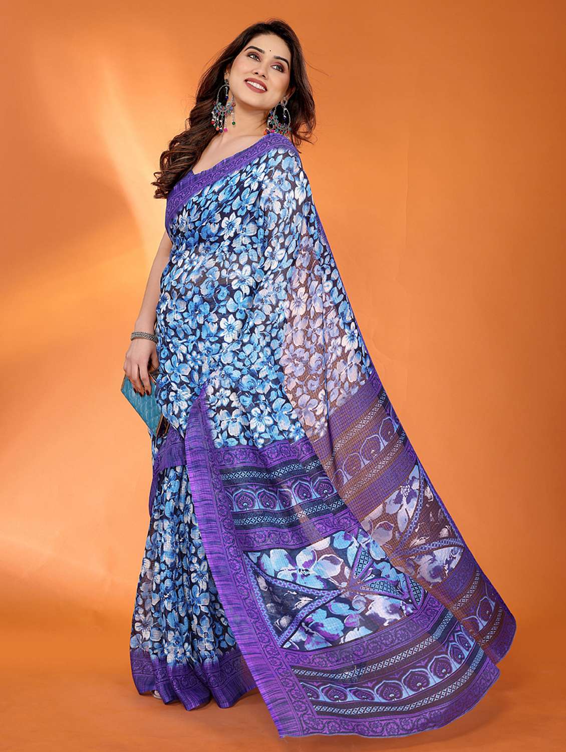 women printed casual wear saree with blouse - 21949168 -  Standard Image - 3
