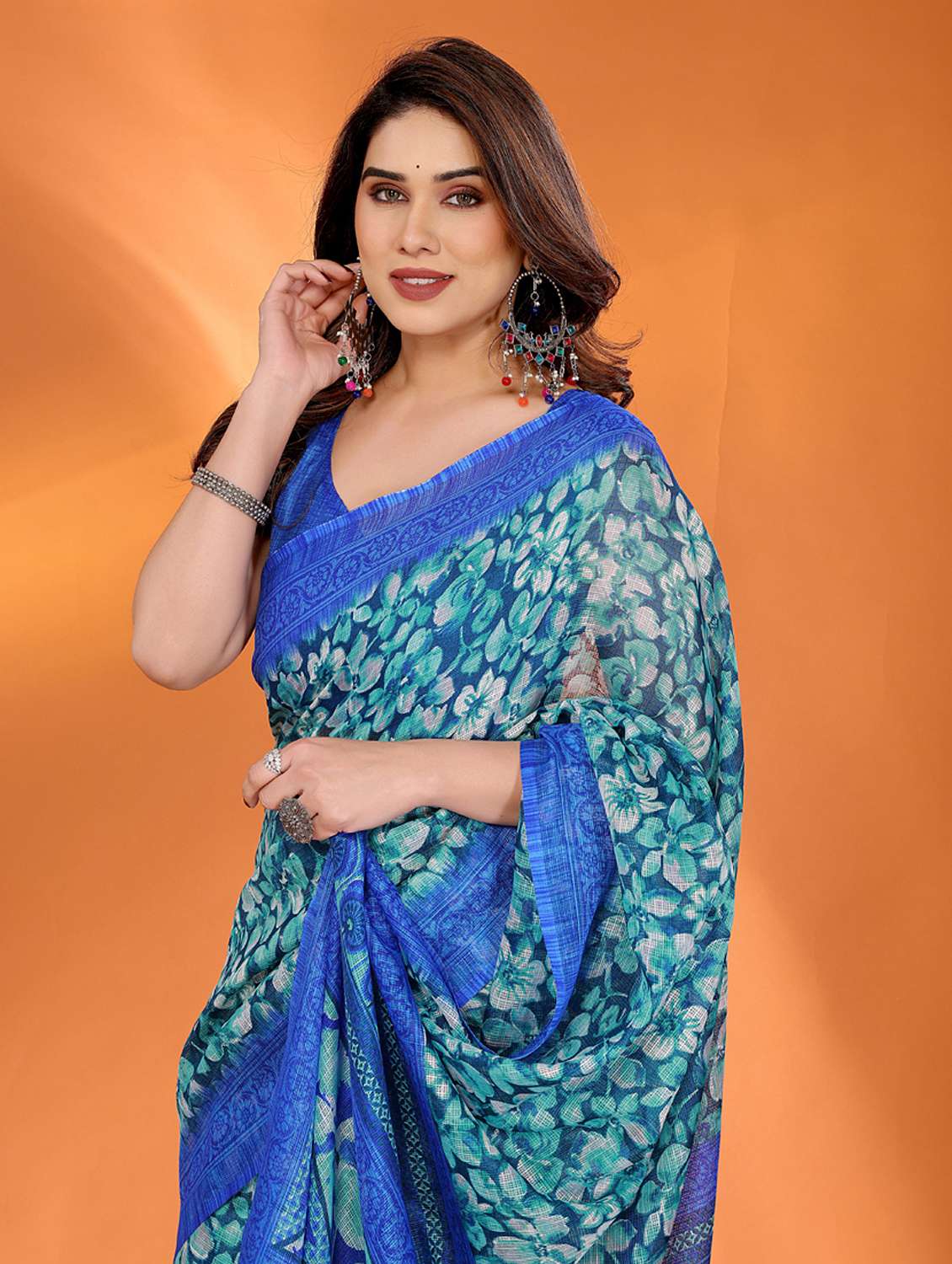 women printed casual wear saree with blouse - 21949172 -  Standard Image - 5