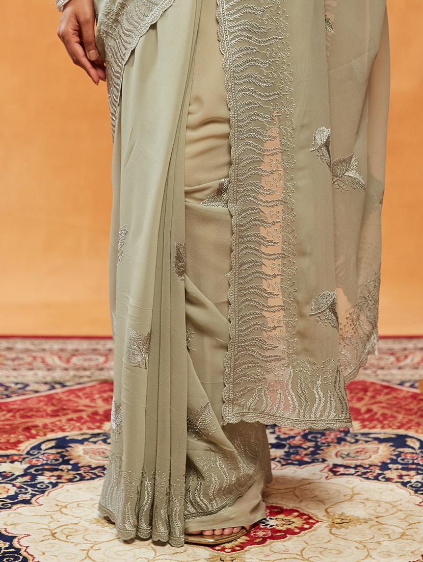 women solid with work embroidered saree with blouse - 21949635 - Standard Image - 5