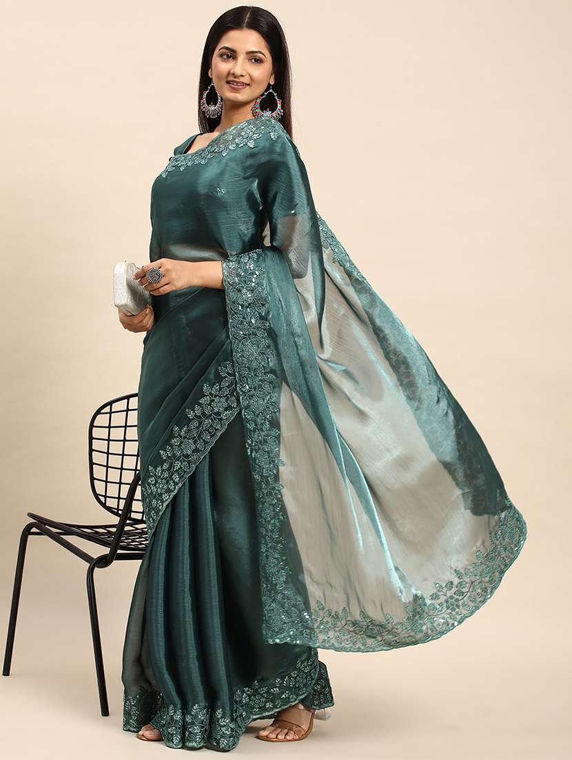 women solid with bordered saree with blouse