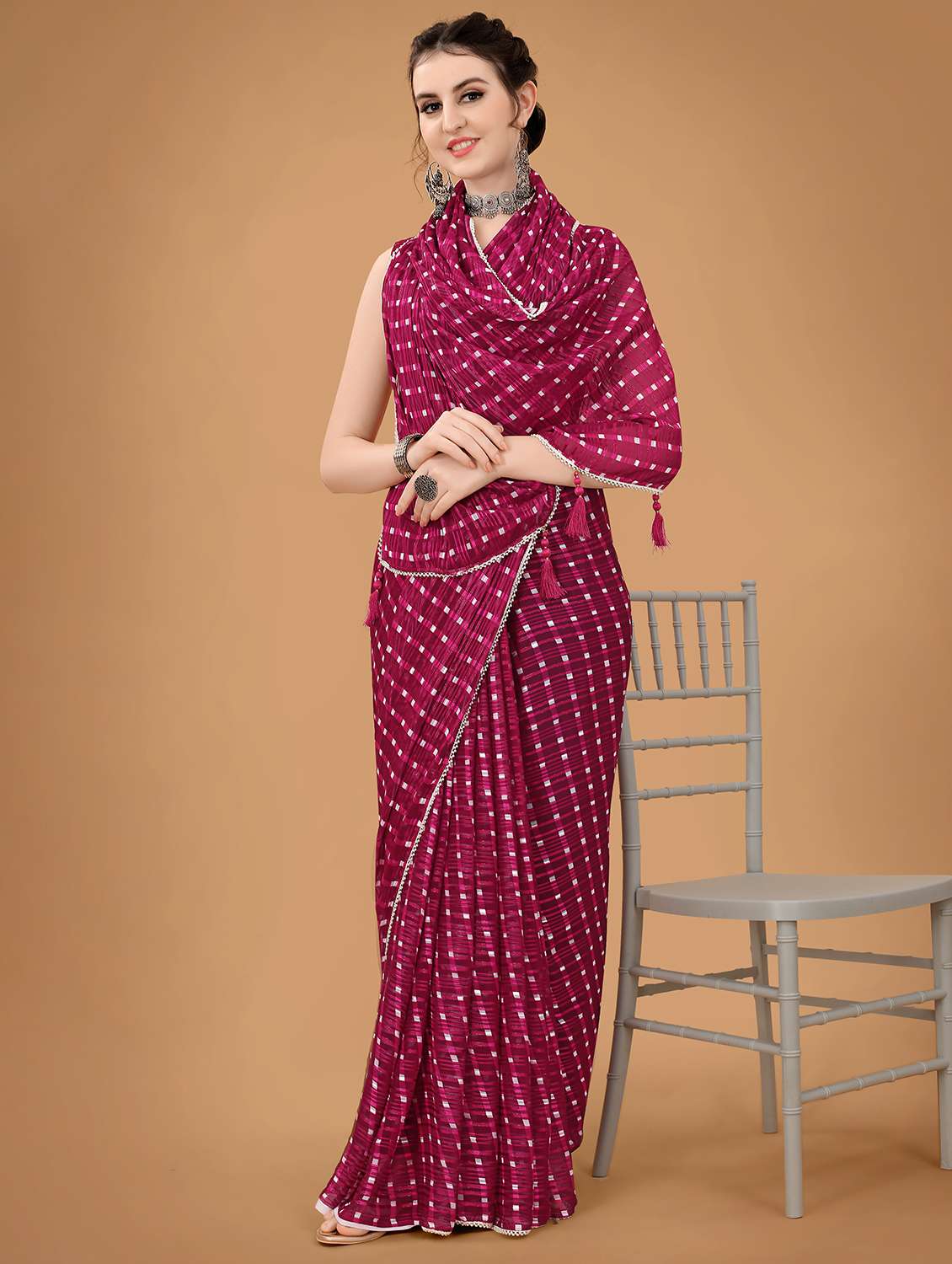 women checkered printed saree with blouse - 21949790 -  Standard Image - 3