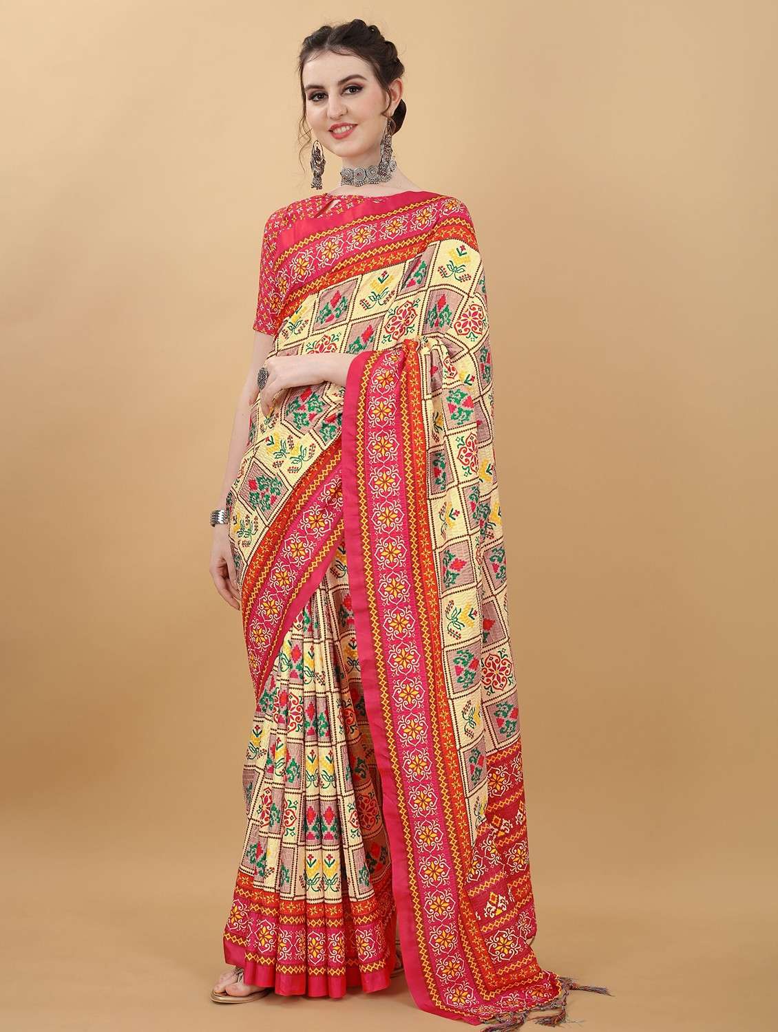 women printed casual wear saree with blouse - 21950016 -  Standard Image - 3