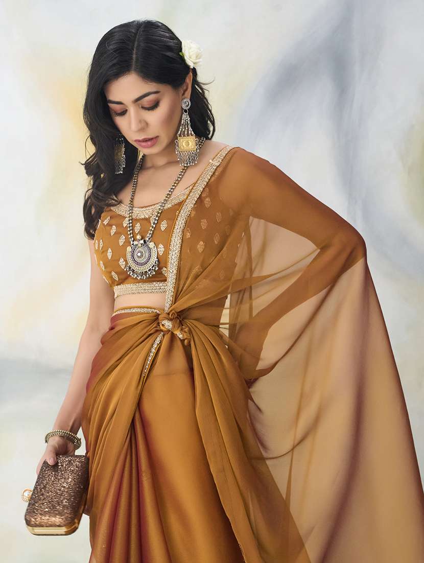 women solid with bordered saree with blouse - 21950055 -  Standard Image - 3