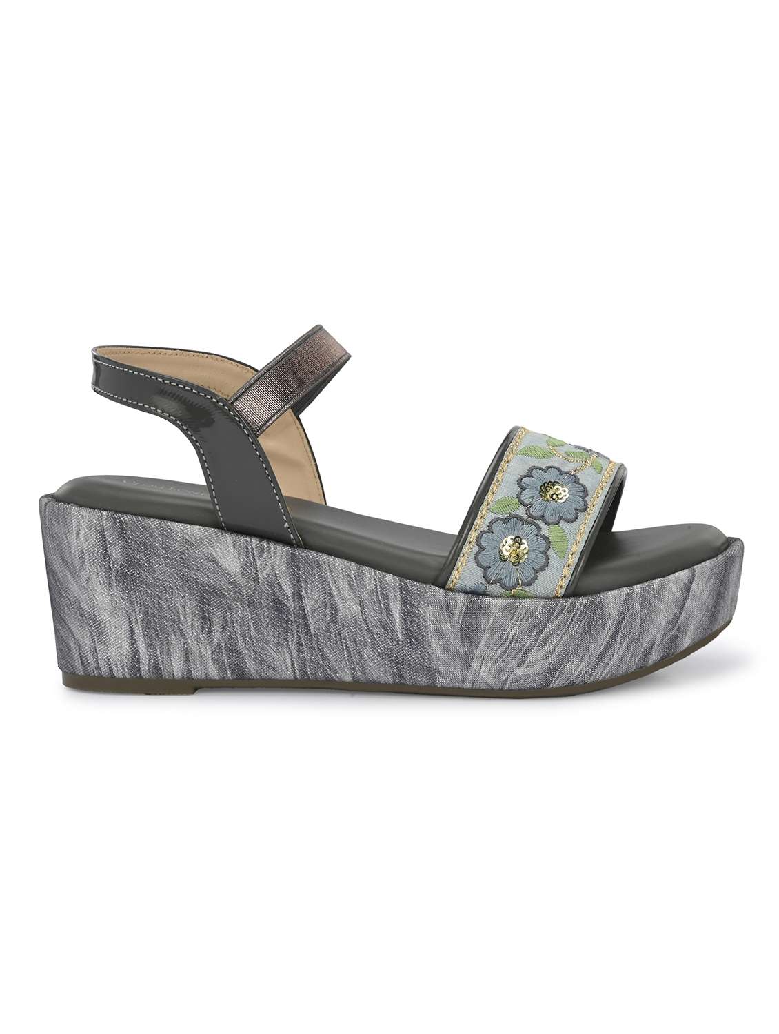 women embroidered back strap wedge - 21950270 -  Standard Image - 3