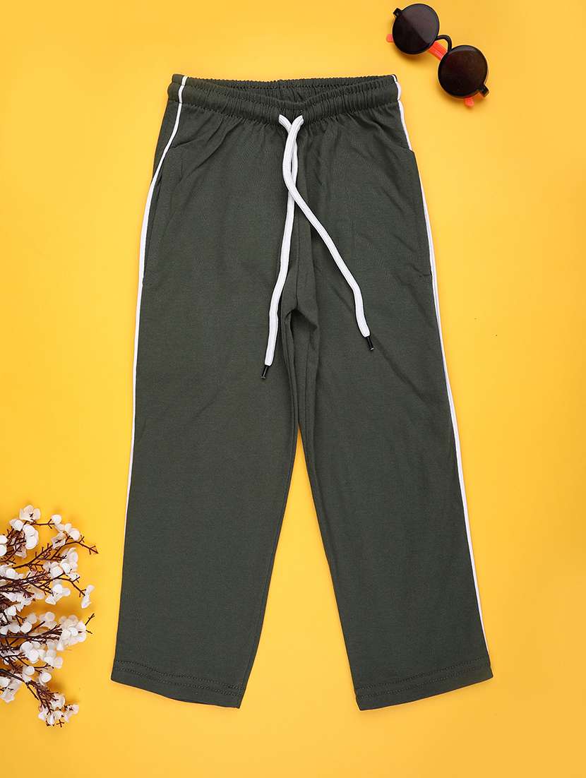 boys solid mid rise track pant