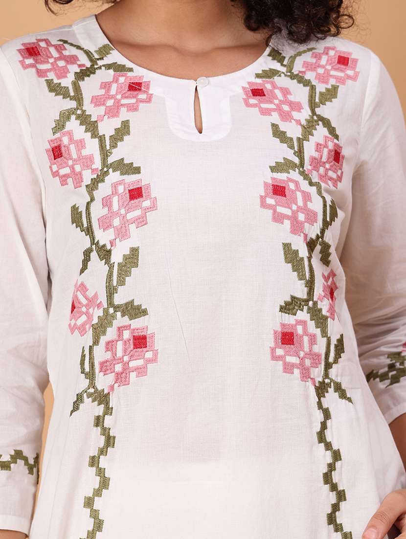 women embroidered three quarter sleeve a-line kurta  - 21951131 -  Standard Image - 5